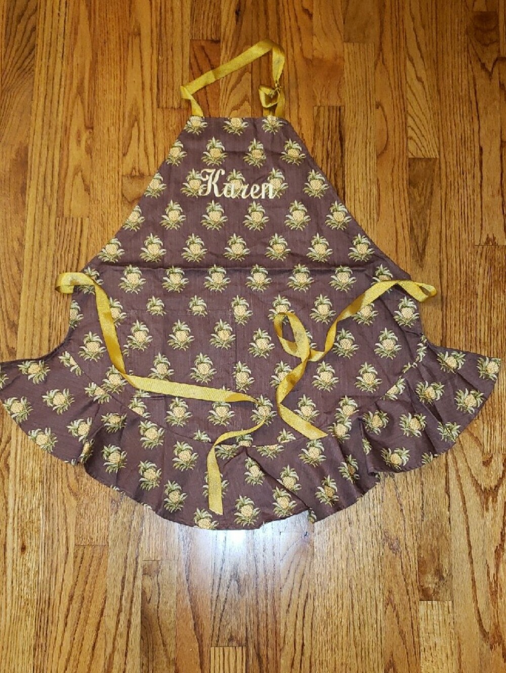 NWOT "Karen" Embroidery Personalized Brown and Gold Pineapple Apron -OS